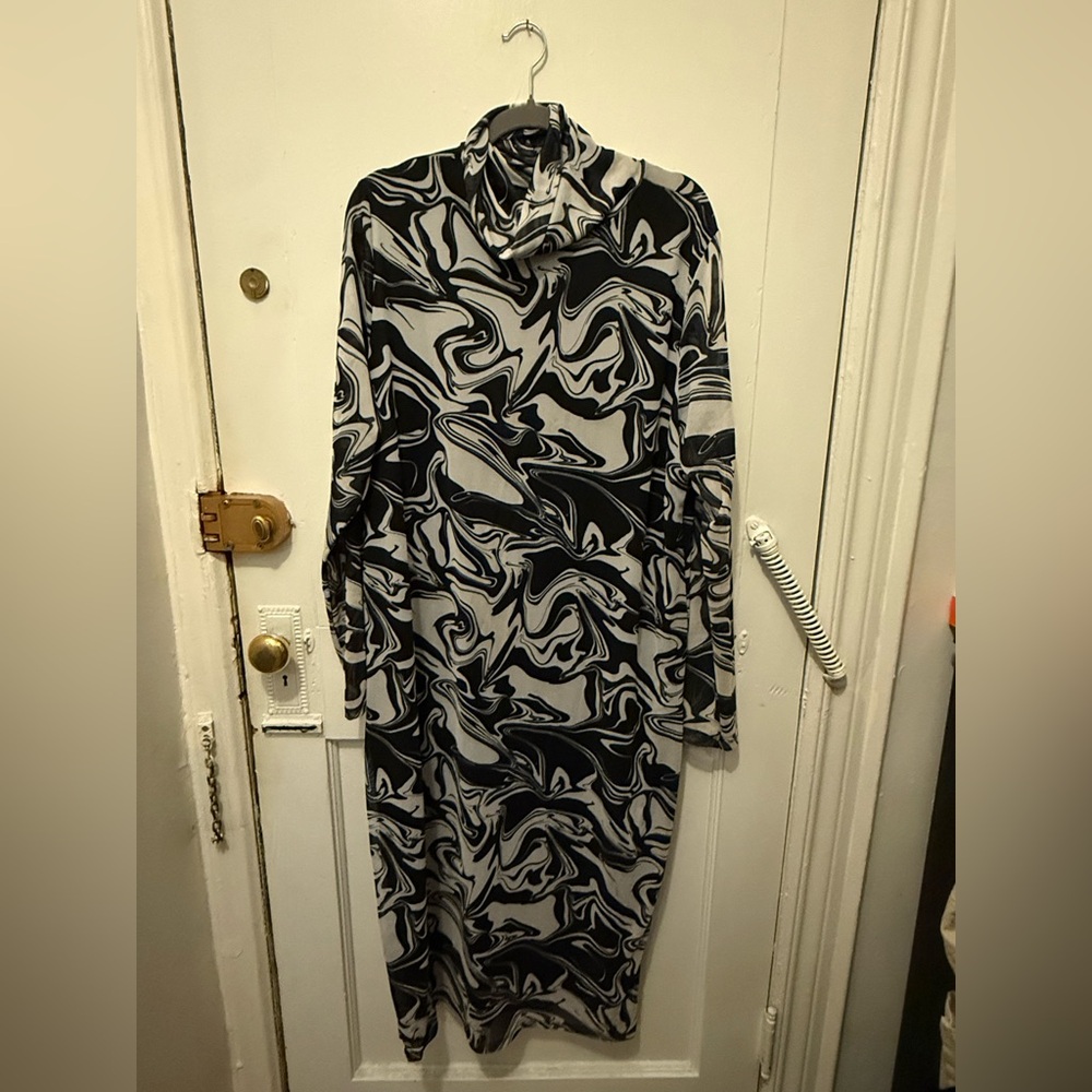 Eloquii Black and White Abstract Long Sleeve Mesh Dress